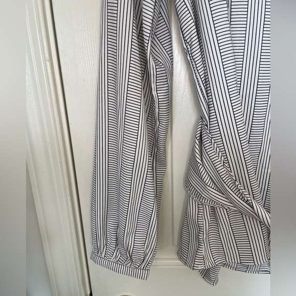 Ann Taylor black and white striped blouse small - Picture 2 of 8